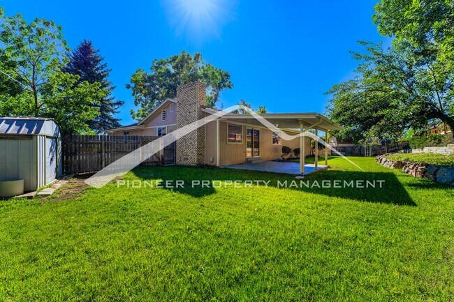 Building Photo - Spacious Home with Central AC and Fenced Yard