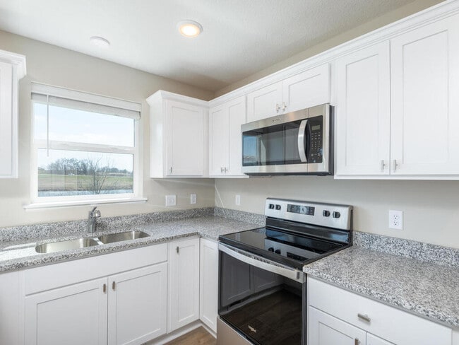 Building Photo - 580 SE 4th Ave