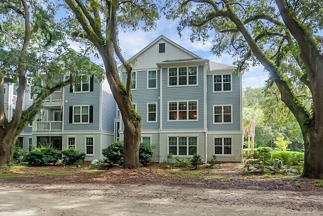 Rear of building - 60 Fenwick Hall Aly