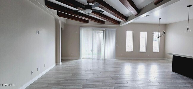 Building Photo - 1822 Bridle
