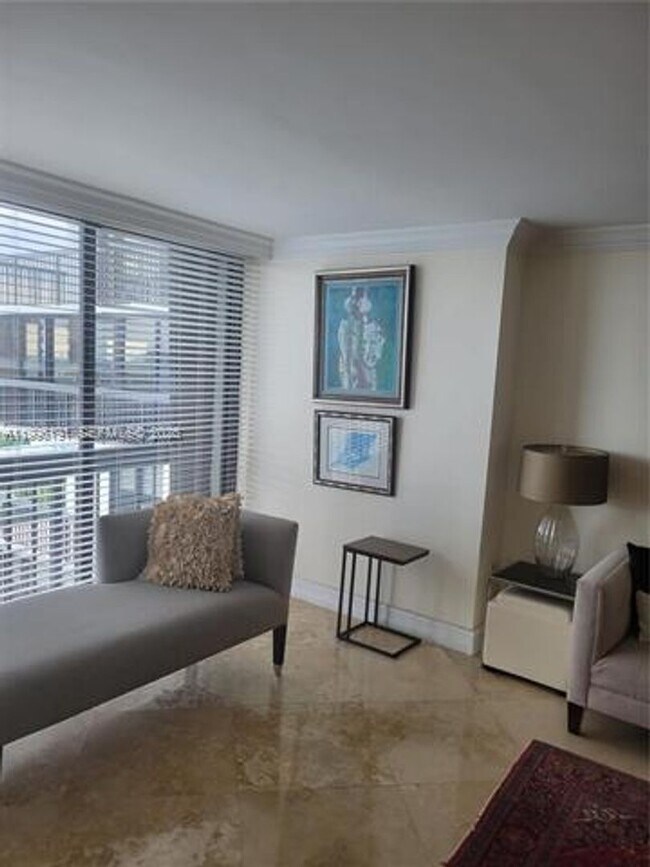 Building Photo - 2333 Brickell Ave
