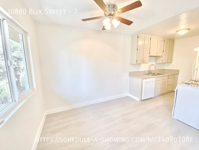 Building Photo - Beautiful newly remodeled modern top floor...