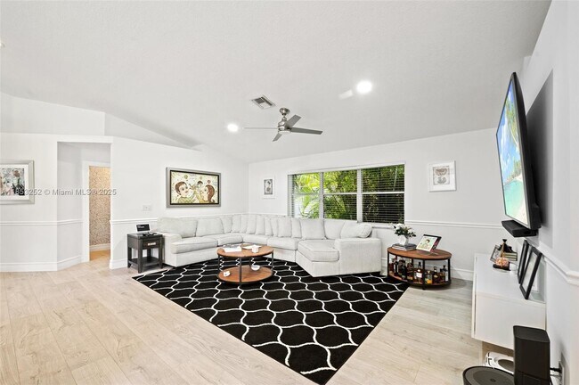 Building Photo - 765 Bayside Ln