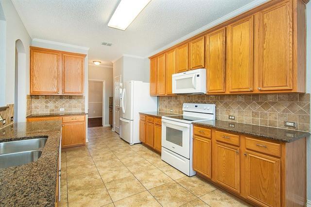 Building Photo - 406 Leameadow Dr