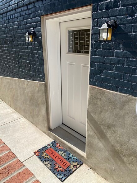 Front entrance - 718 Tuckerman St NW