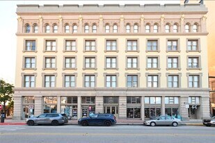 Building Photo - 415 22nd St