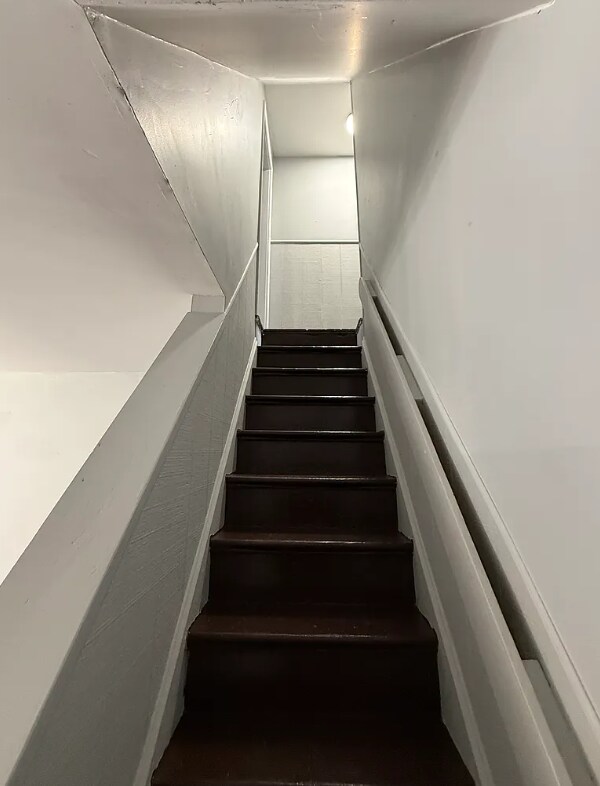 Building Photo - 1069 Powell St