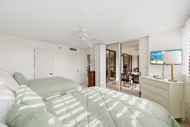 Building Photo - 5601 Turtle Bay Dr