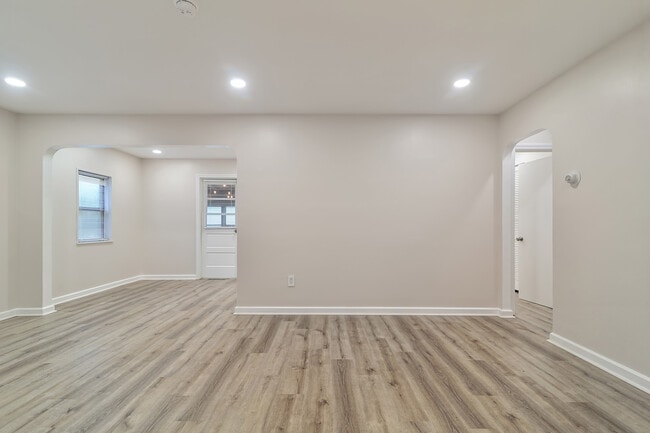 Building Photo - 154 Orchard Ave