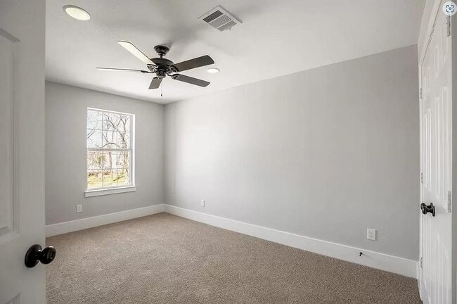 Building Photo - 9815 Bamboo Rd