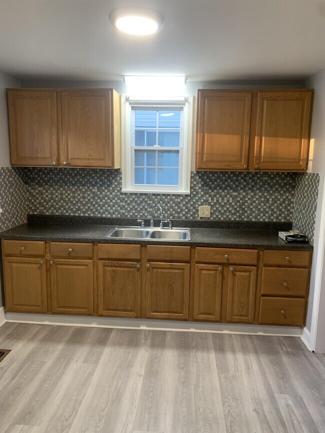 Building Photo - 999 Fairwood Ave