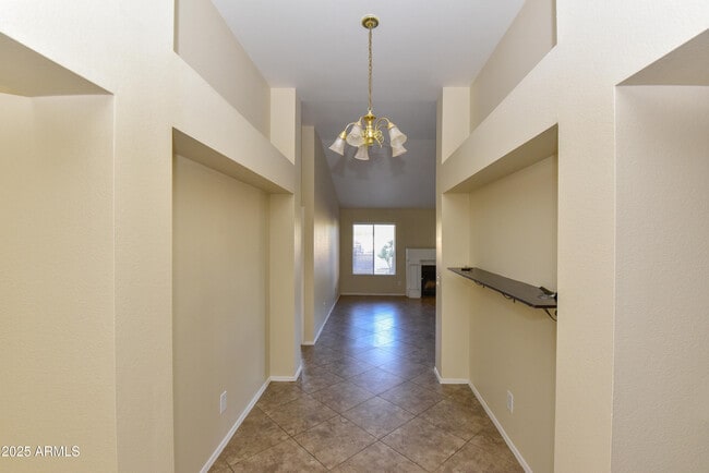 Building Photo - 1360 N Brentwood Pl