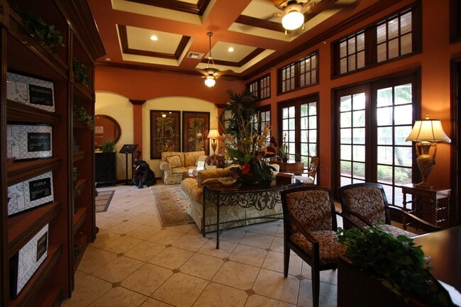 Building Photo - 2BD/2BA Dual Masters Condo w/ Lake Views!   *1st Floor & Gated Community*