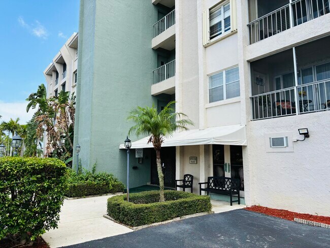 Building Photo - 505 Spencer Dr