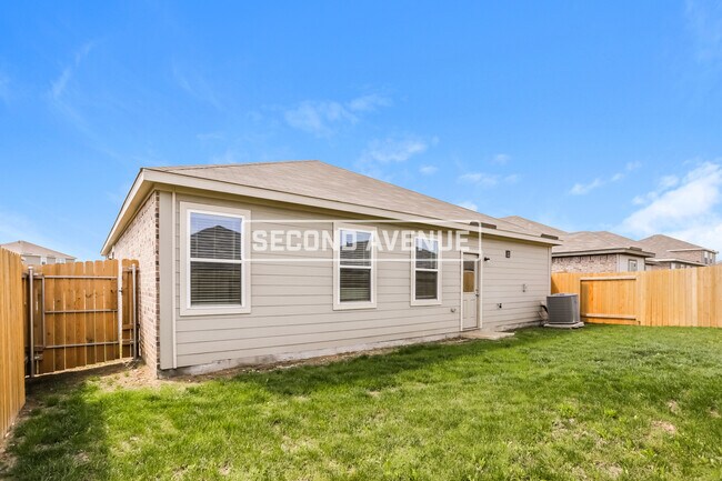 Building Photo - 108 Son Martin PL