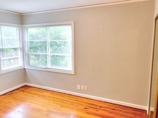 Building Photo - Adorable Hazelwood Bungalow on Secluded Road with Detached Garage, Expansive Basement and Yard