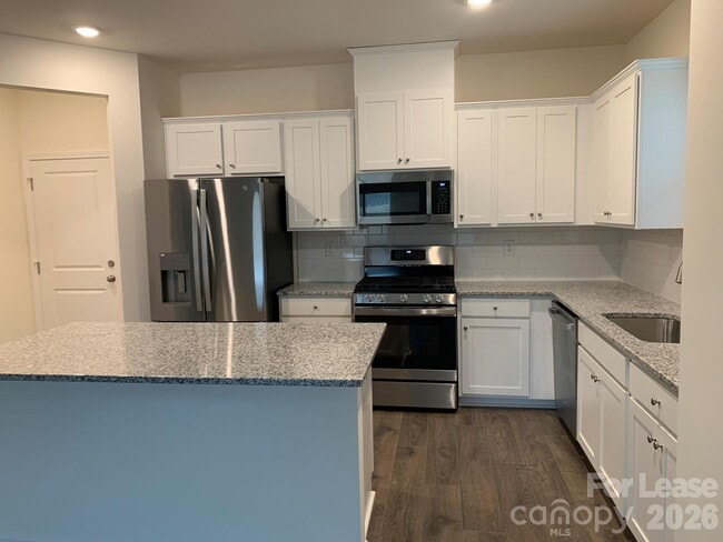 Building Photo - 8101 Ramsburg Dr