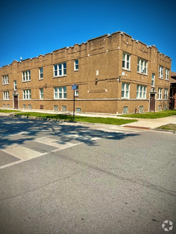 Building Photo - 4956 W Crystal St