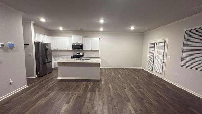 Building Photo - 2213 Blue Monarch Dr