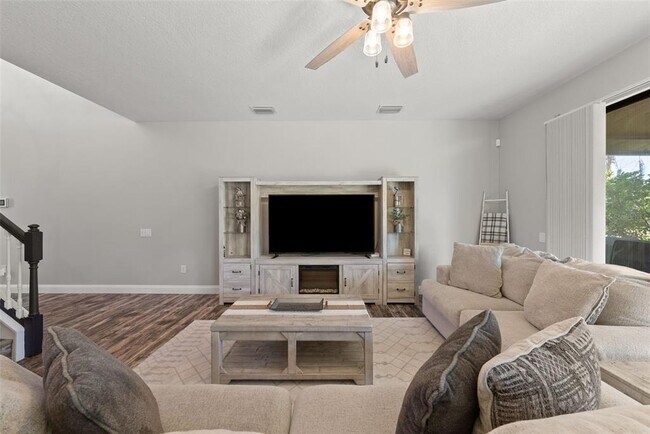 Building Photo - 14019 Crater Cir