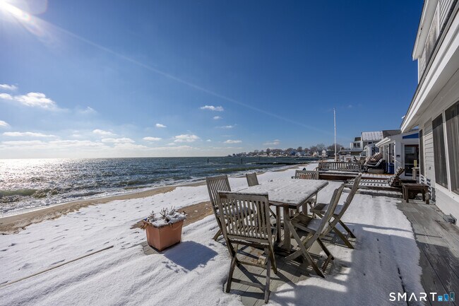 Building Photo - 33 Beach Rd W