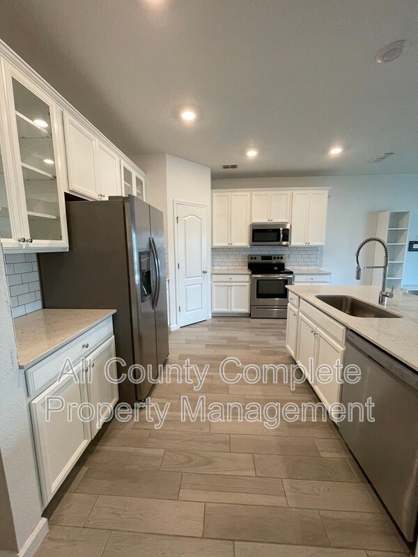 Building Photo - 12804 Josslyn Ln