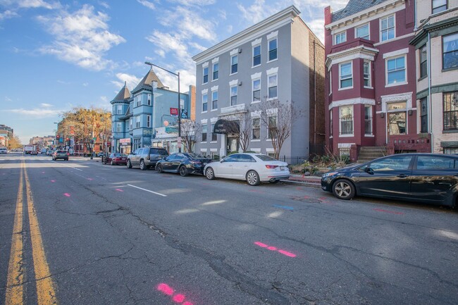 Primary Photo - Lovely 1 BR/1 BA Condo in Dupont Circle!