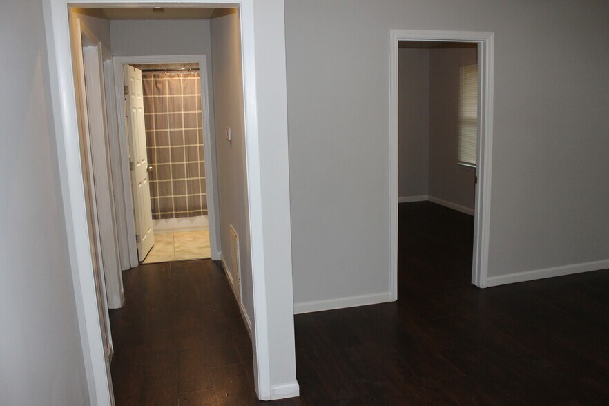 Building Photo - 756 Sunset Blvd SW