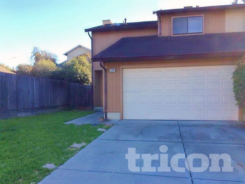 Building Photo - 1344 Shaddick Dr