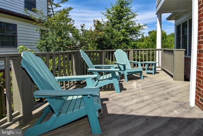 Building Photo - Discover exceptional comfort and timeless style in this beautifully updated single family residen...