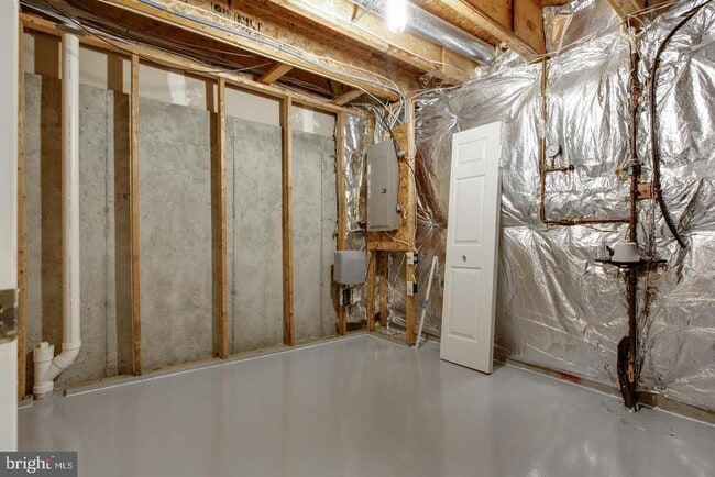 Building Photo - 8832 Papillon Dr