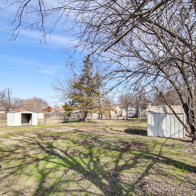 Building Photo - 3BR/1.0BA Single Family - Seagoville