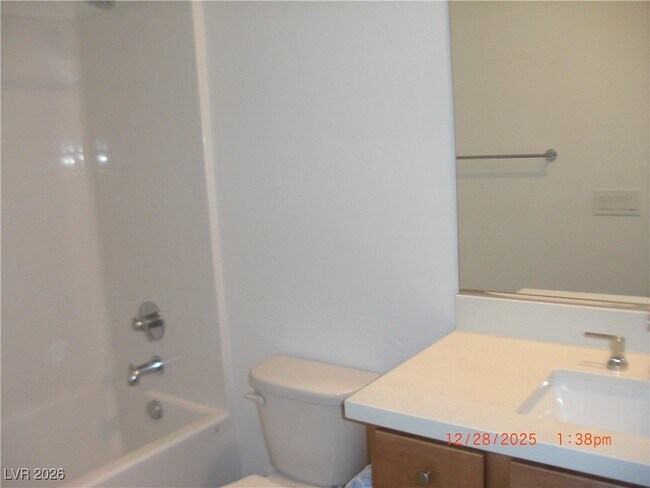 Building Photo - 9751 Evergreen Pne St