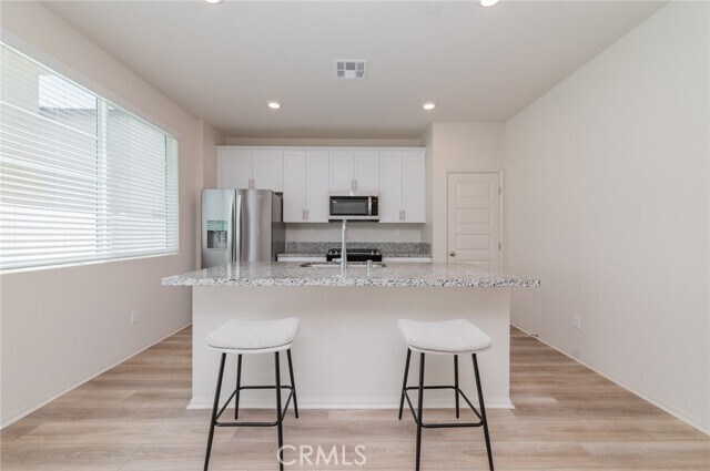 Building Photo - 40277 Birchfield Dr