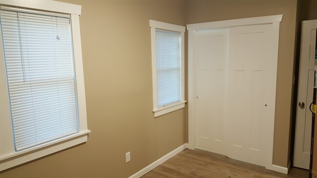 Building Photo - 6N998 Wabash Ave