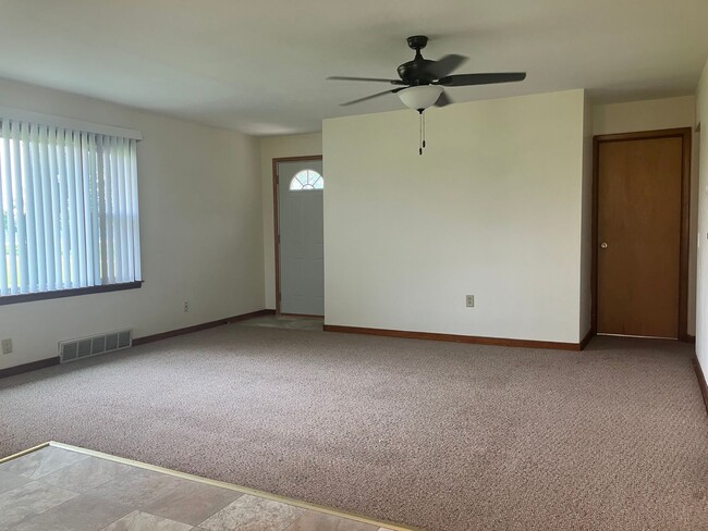 Building Photo - Updated 4 Bedroom, 1 Bathroom Farmhouse