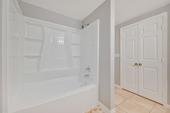 Building Photo - 23580 Walden Center Dr