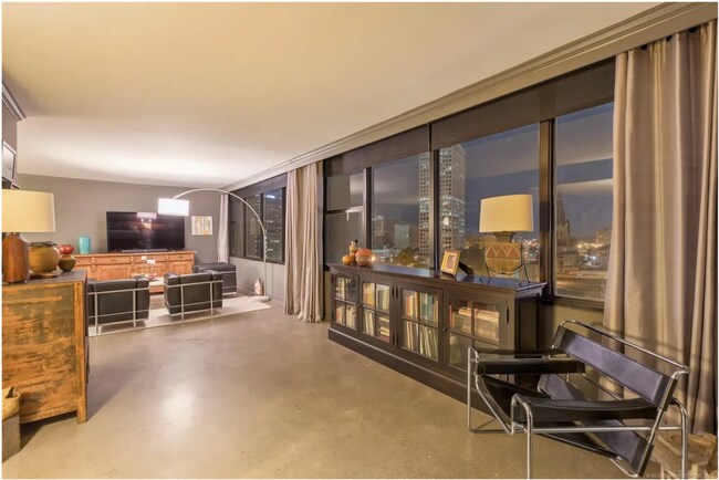 Building Photo - Utilities included! Downtown Tulsa High-Rise Living with Incredible Views!