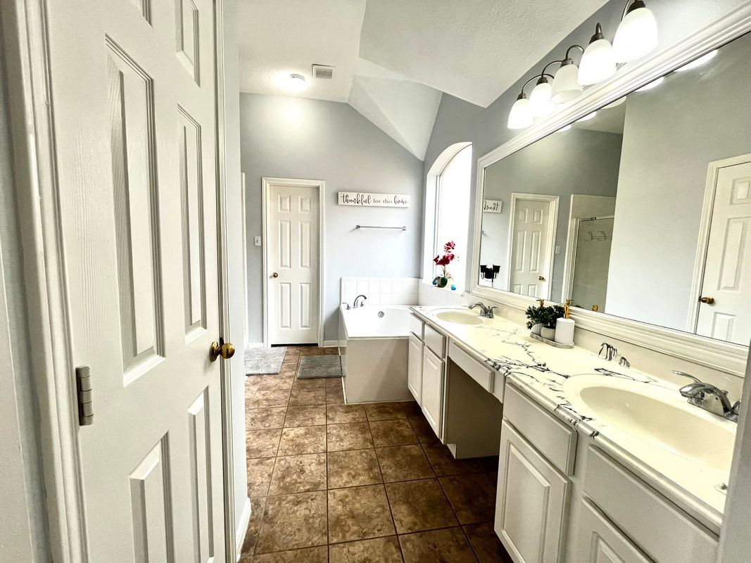 Building Photo - 10807 Summer Meadows Ct