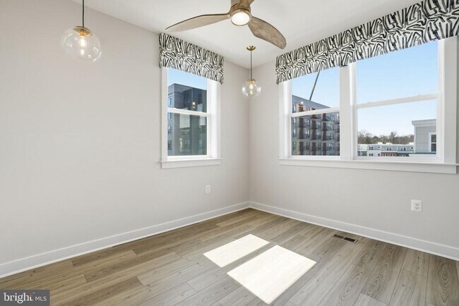 Building Photo - 3599 Aster St