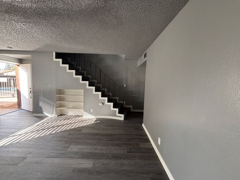 Building Photo - 6052 N College Ave