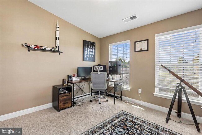 Building Photo - 402 Orchard Ridge Dr