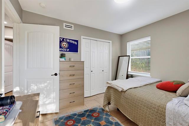 Building Photo - 10018 Olmos Dr