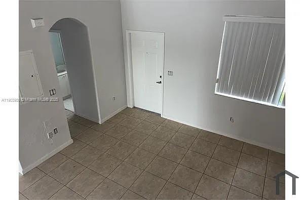 Building Photo - 2704 SE 15th Pl