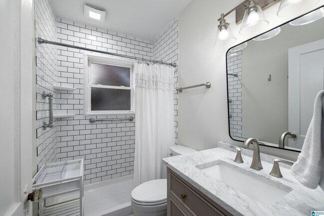 Building Photo - 2640 Montevallo Rd