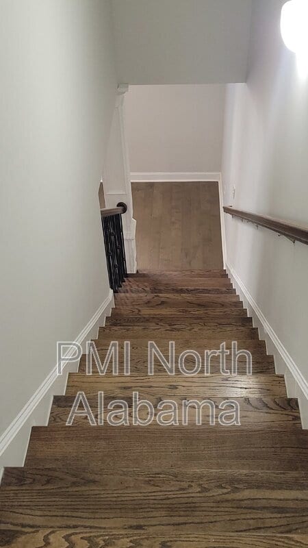 Building Photo - 130 Creekmound Dr