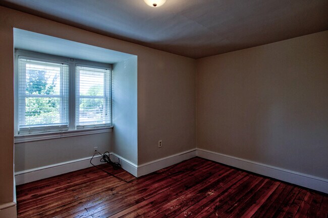 Building Photo - 1115 Frances Ave