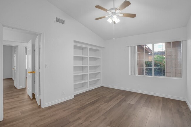 Building Photo - MOVE-IN READY SINGLE-STORY 4-BEDROOM 3-CAR GARAGE HOME IN HENDERSON!