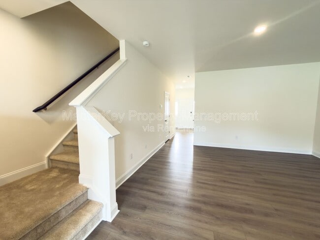 Building Photo - 74 Bloodroot St