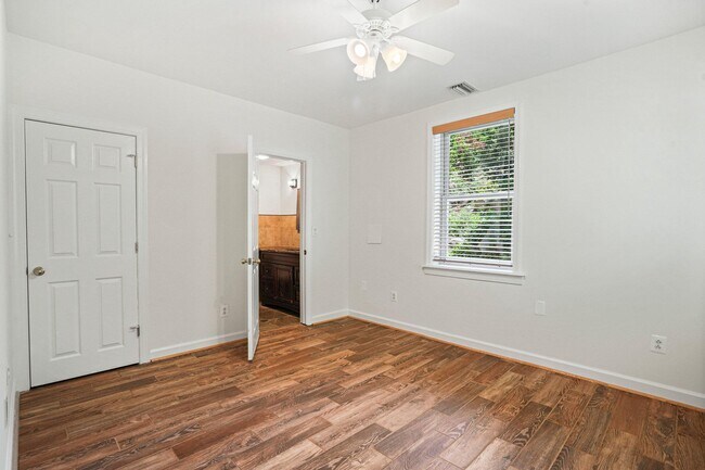 Building Photo - 7712 Dolly Dr